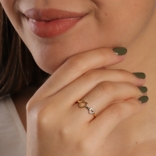 AN-01639 ANEL COM DESIGN ABERTO E DETALHES EM DOIS CORAÇÕES