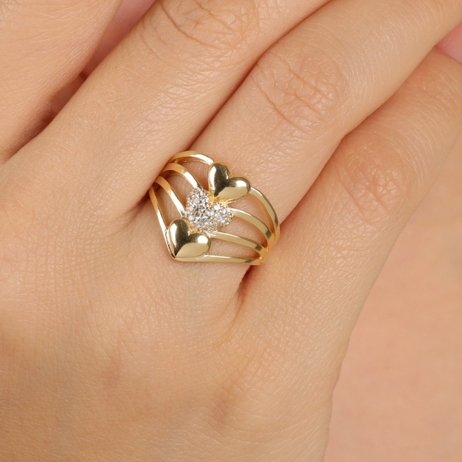 AN-01933 ANEL BANHADO A OURO 18K COM DESIGN DE ARO MÚLTIPLO E DETALHES EM CORAÇÕES COM ZIRCÔNIAS