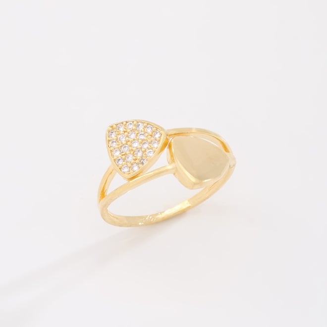 AN-01944 ANEL BANHADO A OURO 18K COM DESIGN EM FORMAS GEOMÉTRICAS E ZIRCÔNIAS