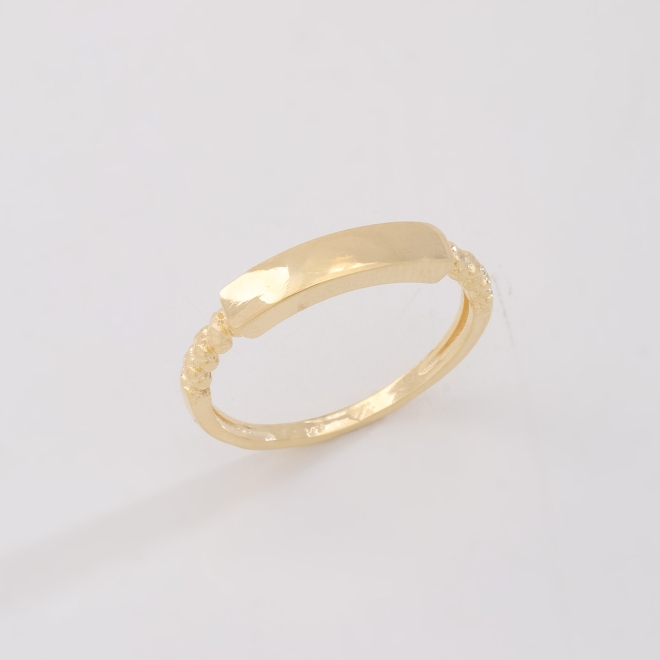 AN-01953 ANEL BANHADO A OURO 18K COM DESIGN ENTRELAÇADO E ACABAMENTO LISO