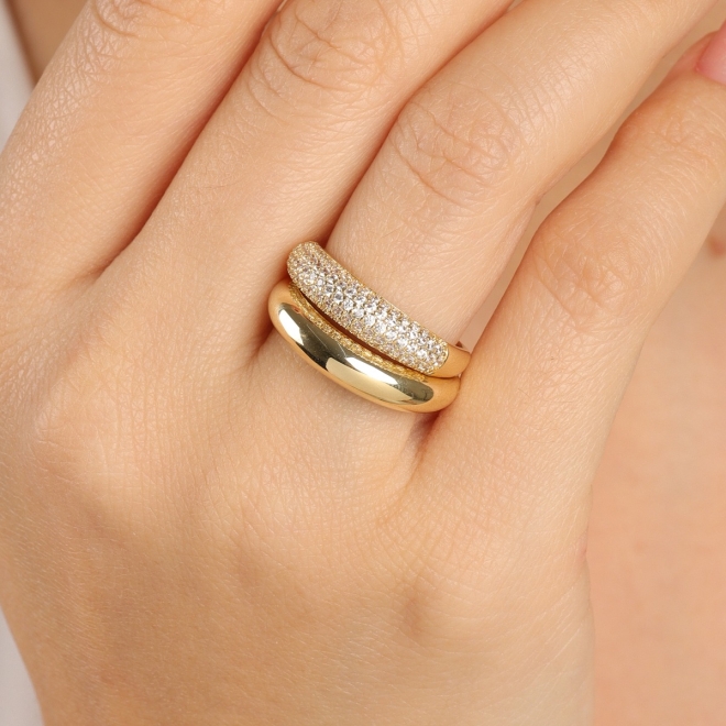 AN-01989 ANEL BANHADO A OURO 18K COM DETALHES CRAVEJADOS EM ZIRCÔNIAS