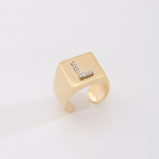 ANM-01842 ANEL COM LETRA EM ZIRCÔNIA E DESIGN AJUSTÁVEL