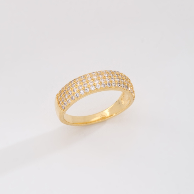 AP-0026 ANEL BANHADO A OURO 18K COM TRIPLAS FILEIRAS CRAVEJADAS EM ZIRCÔNIAS