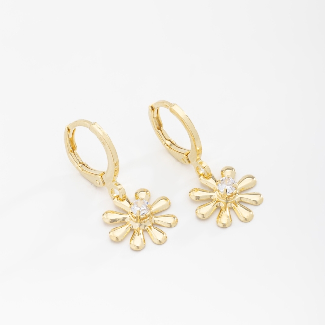AQ-00213 BRINCO BANHADO A OURO 18K COM ARGOLA E PINGENTE EM FORMATO DE FLOR