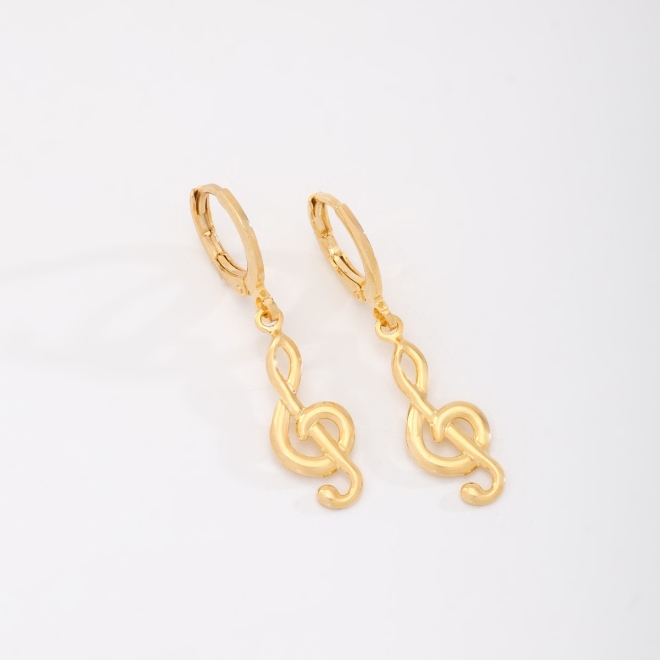 AQ-00230 BRINCO BANHADO A OURO 18K ARGOLA COM PINGENTE EM FORMATO DE NOTA MUSICAL