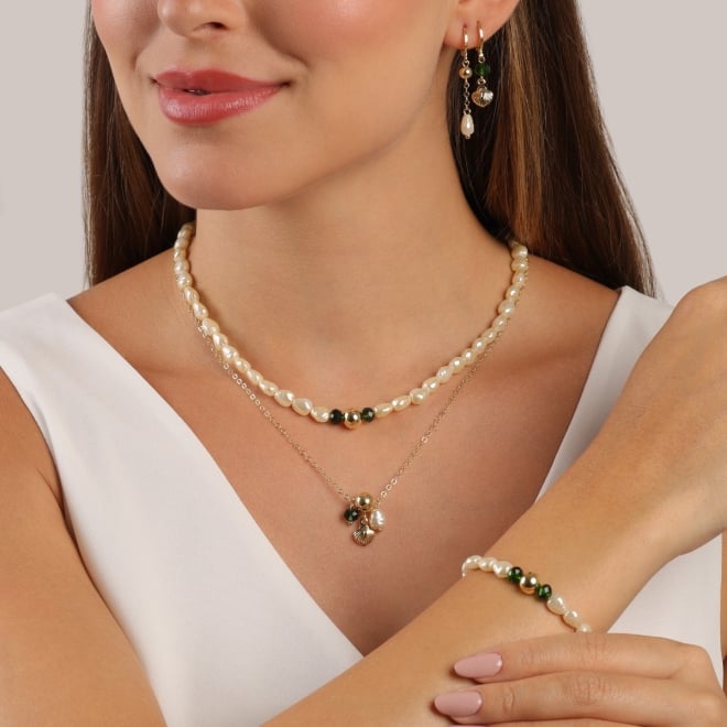 AQ-00265 BRINCO ARGOLA CLICK BANHADO A OURO 18K COM CRISTAL FACETADO E PINGENTE EM FORMATO DE CONCHA
