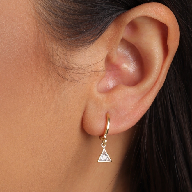 AQ-00269 ARGOLA COM PINGENTE TRIANGULAR EM ZIRCÔNIA