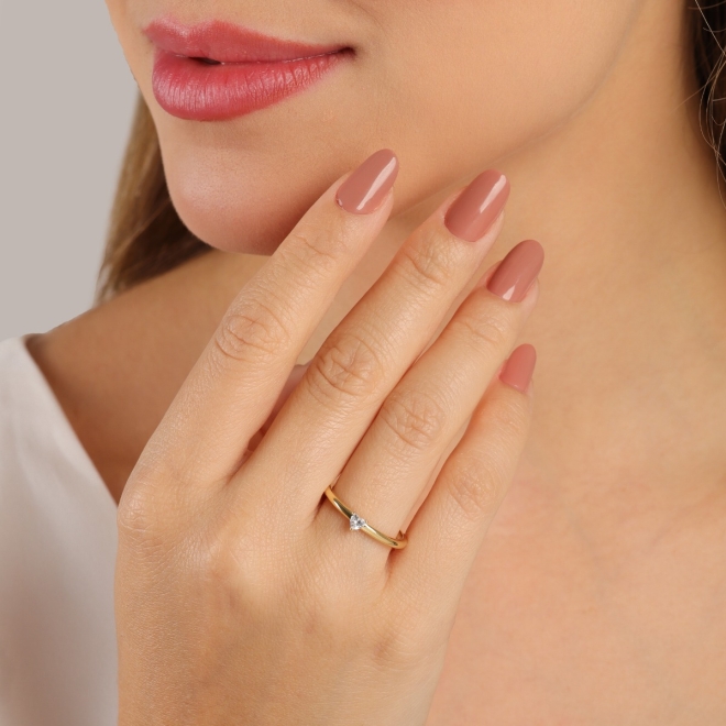 AS-0095 ANEL BANHADO A OURO 18K COM SOLITÁRIO EM ZIRCÔNIA CORAÇÃO