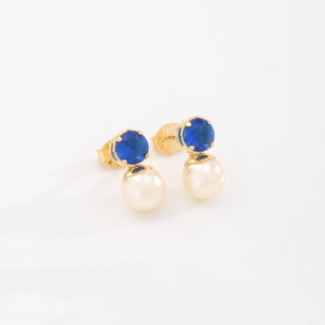 BR-00002 BRINCO BANHADO A OURO 18K COM ZIRCÔNIA REDONDA E PÉROLA
