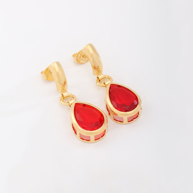 BR-00152 BRINCO BANHADO A OURO 18K COM PEDRA EM FORMATO DE GOTA FACETADA