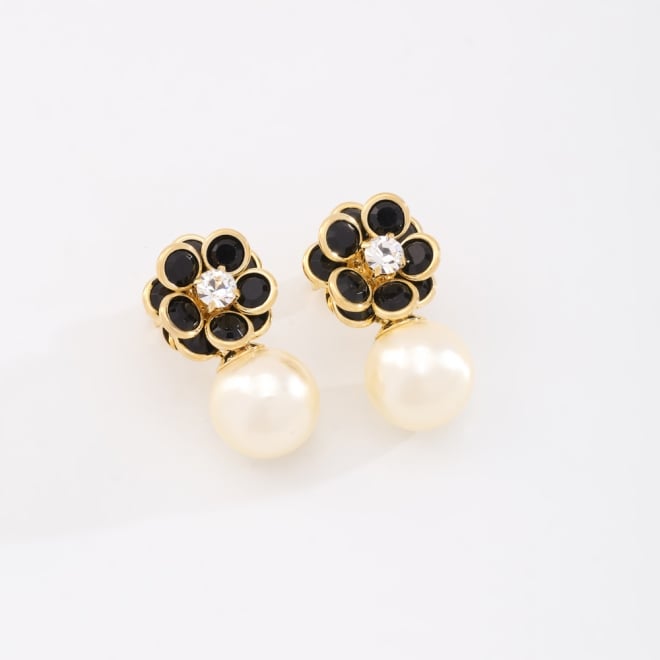 BR-00822 BRINCO BANHADO A OURO 18K COM DESIGN EM FLOR CRAVEJADA EM PEDRAS E PÉROLA PENDENTE