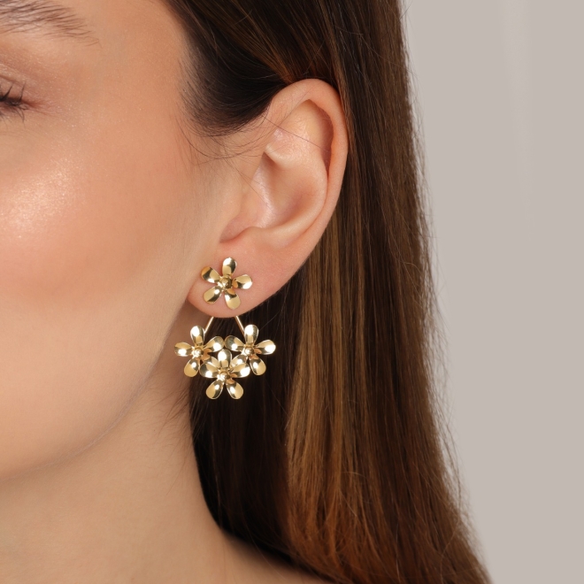 BR-01017 -BRINCO BANHADO A OURO 18K COM DESIGN DELICADO EM FLORES