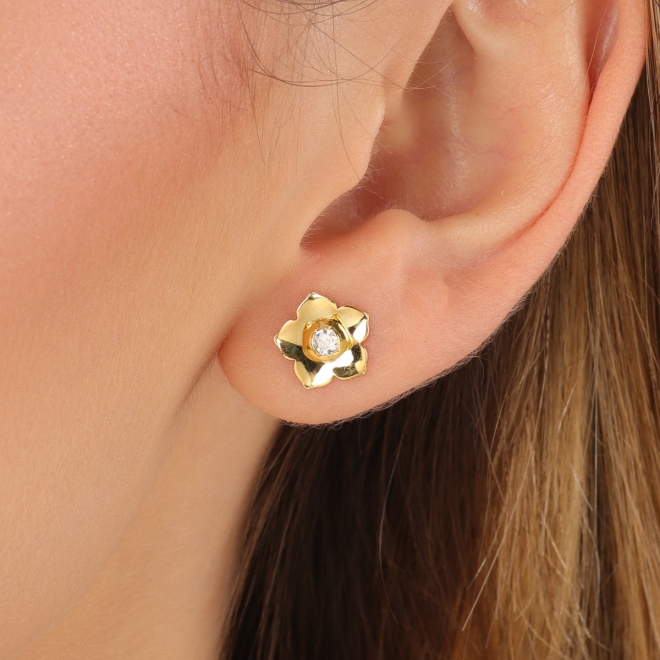 BR-01393 BRINCO BANHADO A OURO 18K DE FLOR COM DETALHE CENTRAL EM ZIRCÔNIA