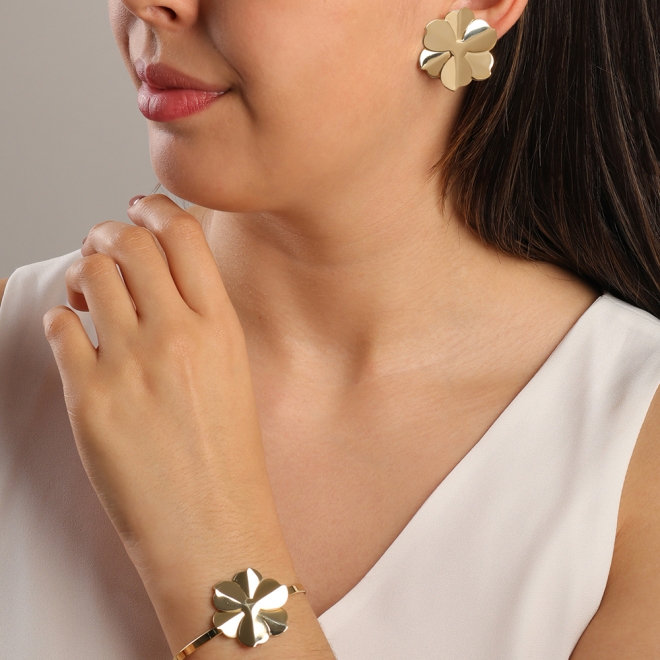 BL-00026 BRACELETE BANHADO A OURO 18K COM DESIGN FLOR.