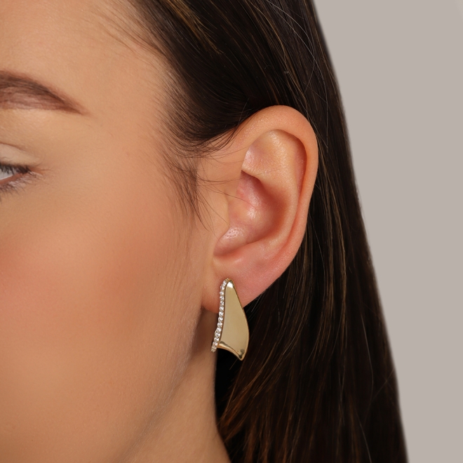 BR-01623-BRINCO BANHADO A OURO 18K COM DESIGN ORGÂNICO