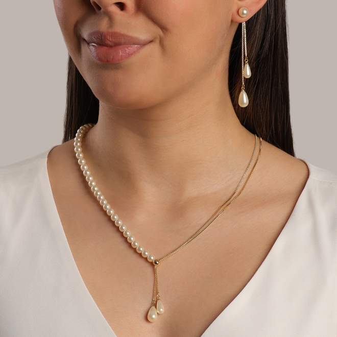 GR-01257 COLAR BANHADO A OURO 18K MODELO GRAVATINHA COM DETALHES EM PÉROLAS.