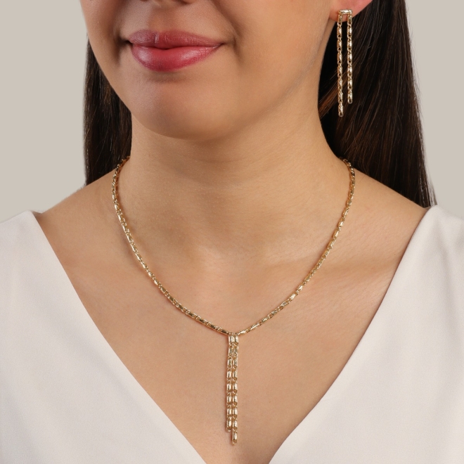 GR-01393 COLAR BANHADO A OURO 18K COM CORRENTE DETALHE PENDENTE EM FORMATO DE GRAVATA