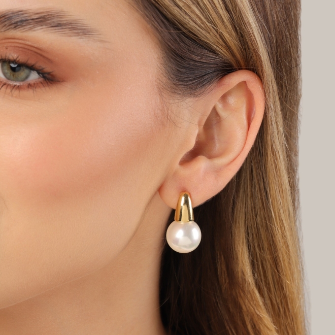 BR-02001 BRINCO BANHADO A OURO 18K COM PÉROLA SHELL