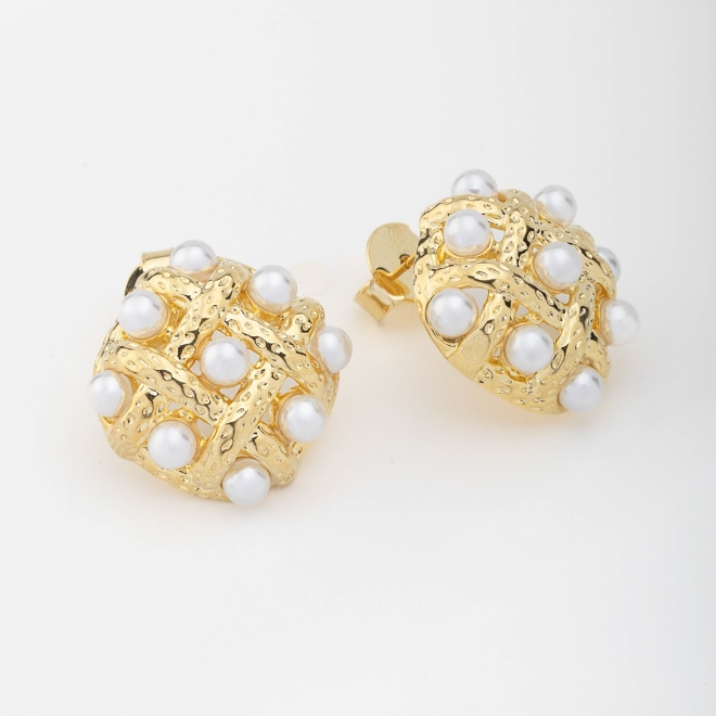 BR-02206 - BRINCO BANHADO A OURO 18K COM DESIGN TEXTURIZADO E DETALHES EM PÉROLAS