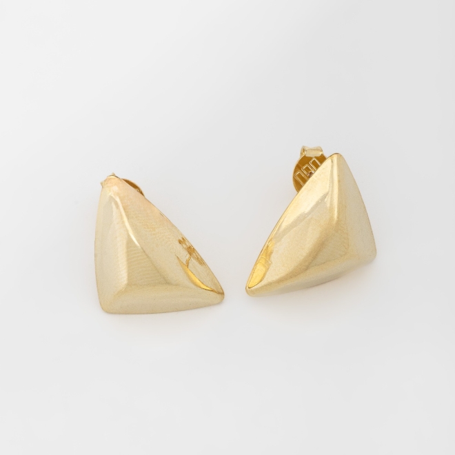 BR-02270 -BRINCO BANHADO A OURO 18K GEOMÉTRICO TRIANGULAR