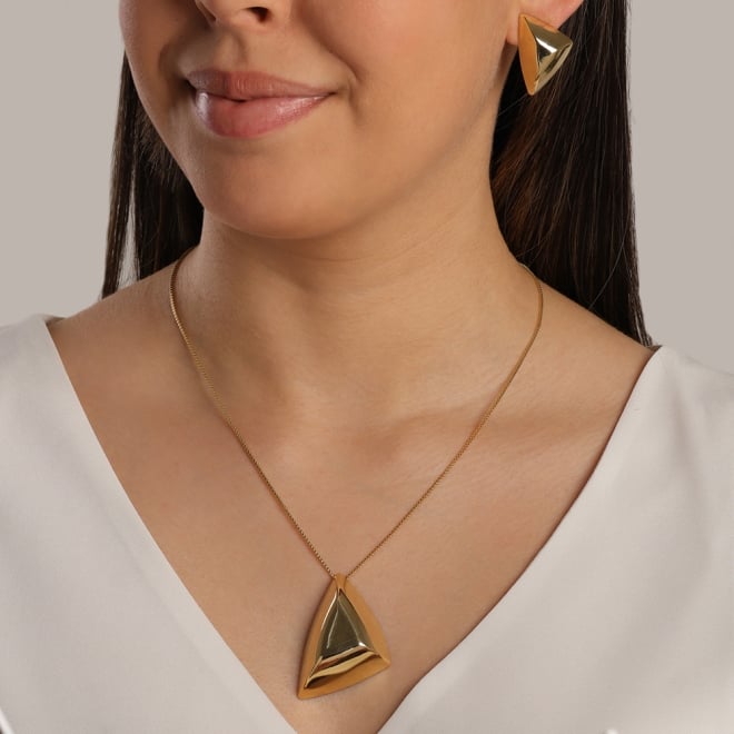 BR-02270 -BRINCO BANHADO A OURO 18K GEOMÉTRICO TRIANGULAR