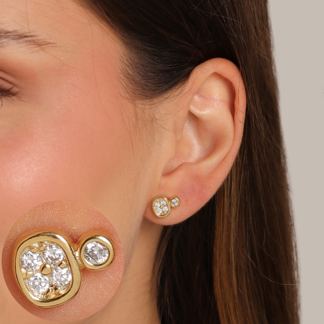 BR-03059 BRINCO BANHADO A OURO 18K COM DESIGN DELICADO E CONTEMPORÂNEO