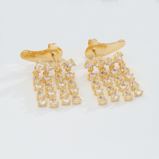 BX-0139 BRINCO BANHADO A OURO 18K DE EAR CUFF COM DETALHES PENDURADOS EM ZIRCÔNIAS E GOTAS