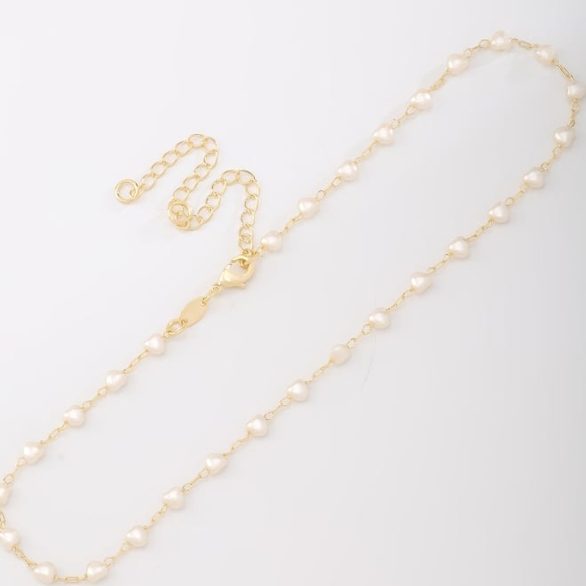 CH-0082 CHOKER COM DETALHES EM PÉROLAS EM FORMATO DE CORAÇÃO