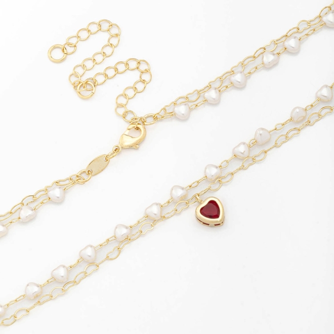 CH-0267 CHOKER COM DETALHES DE PÉROLAS E PINGENTE EM FORMATO DE CORAÇÃO