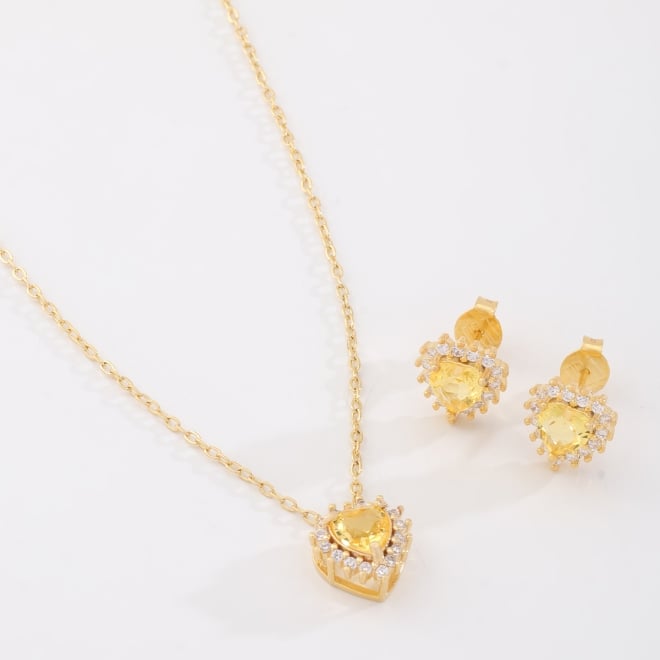 CJ-00295 CONJUNTO BANHADO A OURO 18K COM PEDRA EM FORMATO DE CORAÇÃO E DETALHES EM ZIRCÔNIAS