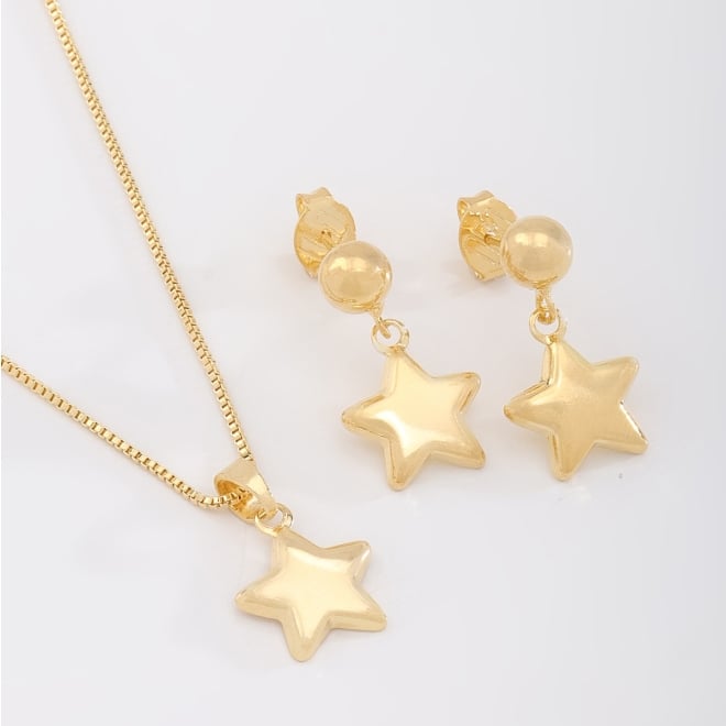 CJS-00044 CONJUNTO BANHADO A OURO 18K COM DESIGN DELICADO E ATEMPORAL, APRESENTANDO COLAR COM PINGENTE EM FORMATO DE ESTRELA LISA