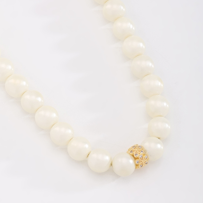 CX-0029 CHOKER BANHADO A OURO 18K COM PÉROLAS SHELL E PINGENTE CRAVEJADO EM ZIRCÔNIAS