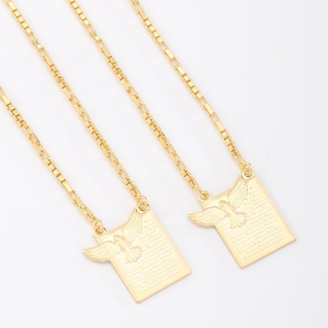 ES-0020 ESCAPULÁRIO BANHADO A OURO 18K COM MEDALHAS DO ESPÍRITO SANTO