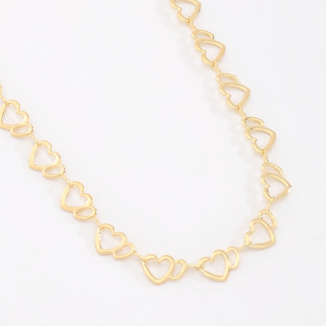 GR-00054 COLAR BANHADO A OURO 18K COM DETALHES EM CORAÇÕES VAZADOS