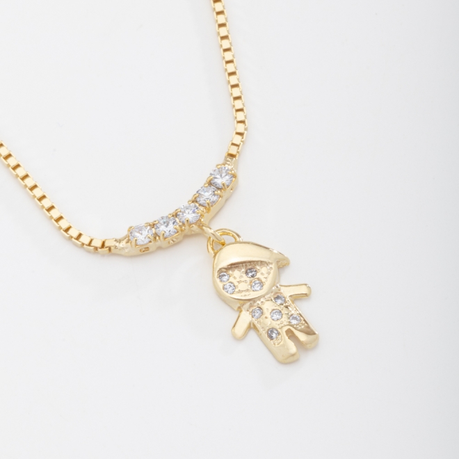 GR-00851 COLAR BANHADO A OURO 18K COM PINGENTE DE MENINO CRAVEJADO EM ZIRCÔNIAS