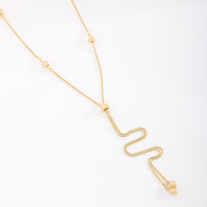 GR-01319 COLAR BANHADO A OURO 18K COM DESIGN AJUSTÁVEL E DETALHES EM ESFERAS, IDEAL PARA QUEM BUSCA UM VISUAL MODERNO,