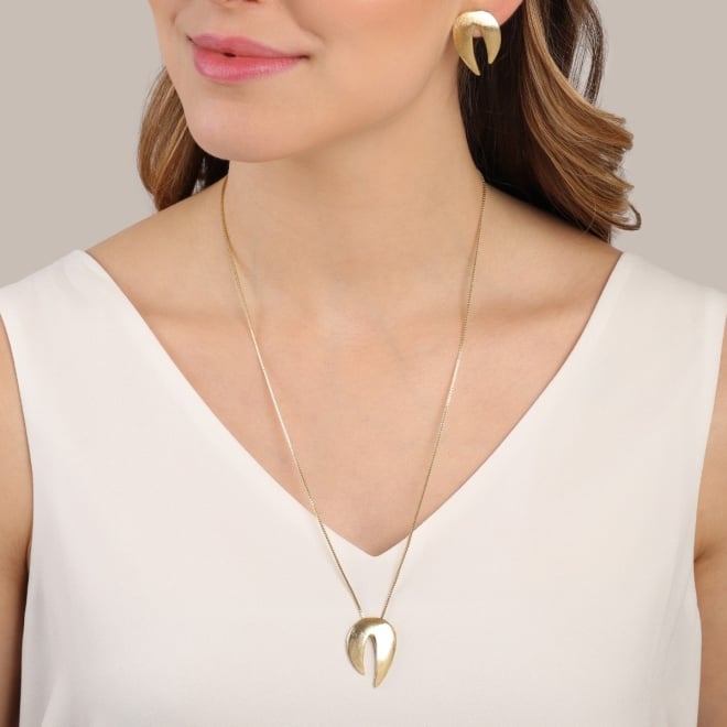 GR-01516 COLAR BANHADO A OURO 18K GRAVATA COM PINGENTE ORGÂNICO