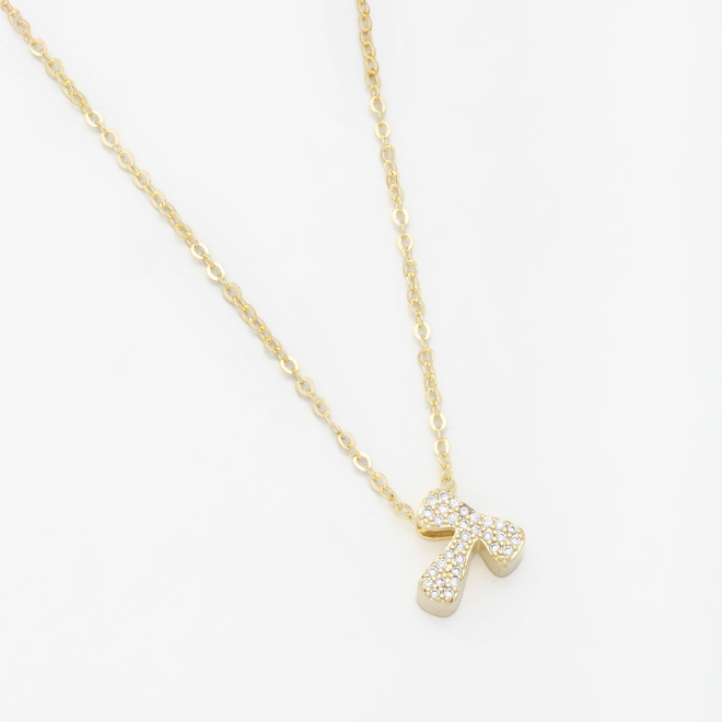 GR-01740 COLAR BANHADO A OURO 18K COM PINGENTE DE LETRA CRAVEJADO EM ZIRCÔNIAS