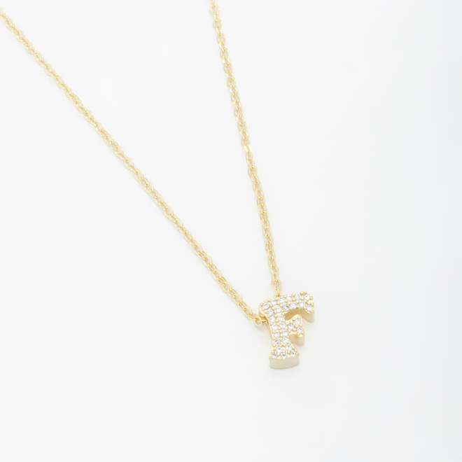GR-01740 COLAR BANHADO A OURO 18K COM PINGENTE DE LETRA CRAVEJADO EM ZIRCÔNIAS