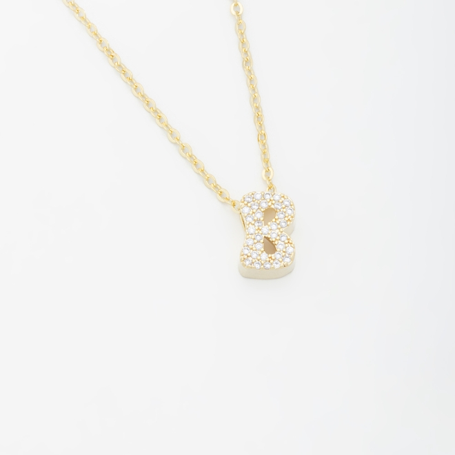 GR-01740 COLAR BANHADO A OURO 18K COM PINGENTE DE LETRA CRAVEJADO EM ZIRCÔNIAS