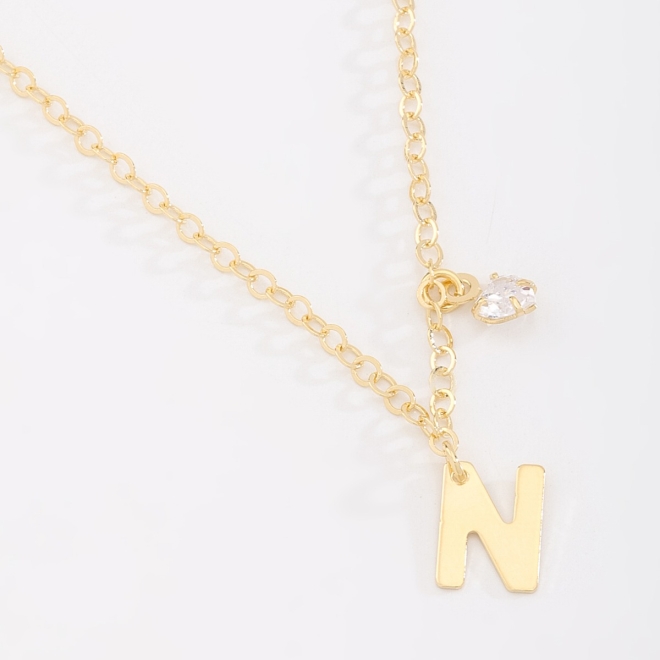 GR-02037 COLAR BANHADO A OURO 18K COM PINGENTE DE LETRA E DETALHE EM ZIRCÔNIA