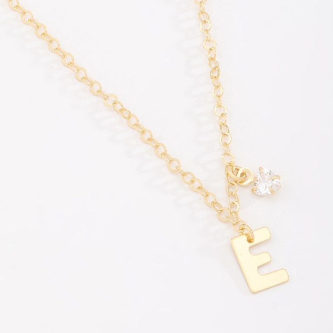 GR-02037 COLAR BANHADO A OURO 18K COM PINGENTE DE LETRA E DETALHE EM ZIRCÔNIA