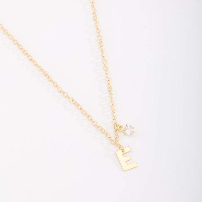 GR-02037 COLAR BANHADO A OURO 18K COM PINGENTE DE LETRA E DETALHE EM ZIRCÔNIA