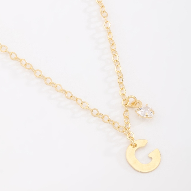 GR-02037 COLAR BANHADO A OURO 18K COM PINGENTE DE LETRA E DETALHE EM ZIRCÔNIA