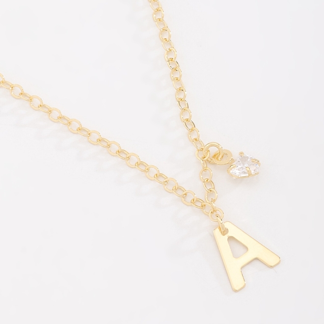 GR-02037 COLAR BANHADO A OURO 18K COM PINGENTE DE LETRA E DETALHE EM ZIRCÔNIA