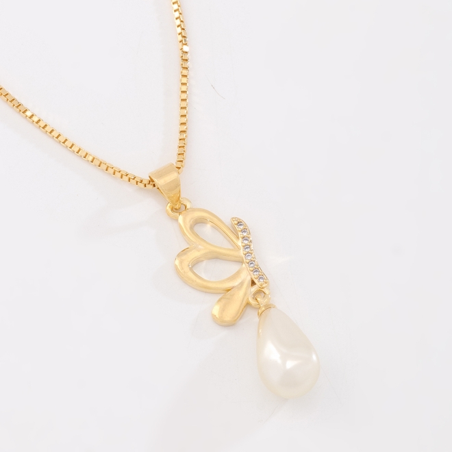 GR-02181 COLAR BANHADO A OURO 18K COM PINGENTE DE BORBOLETA E PÉROLA EM GOTA