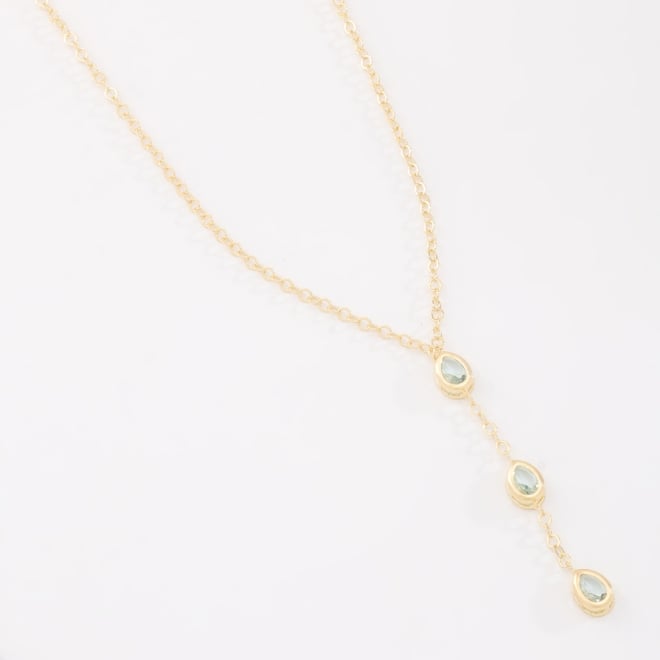 GR-02283 COLAR BANHADO A OURO 18K COM PINGENTE EM FORMATO DE GOTA E DETALHES DELICADOS COM PEDRAS COLORIDAS