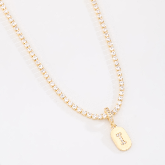 GR-02317 GARGANTILHA BANHADA A OURO 18K RIVIERA COM PINGENTE DE LETRA