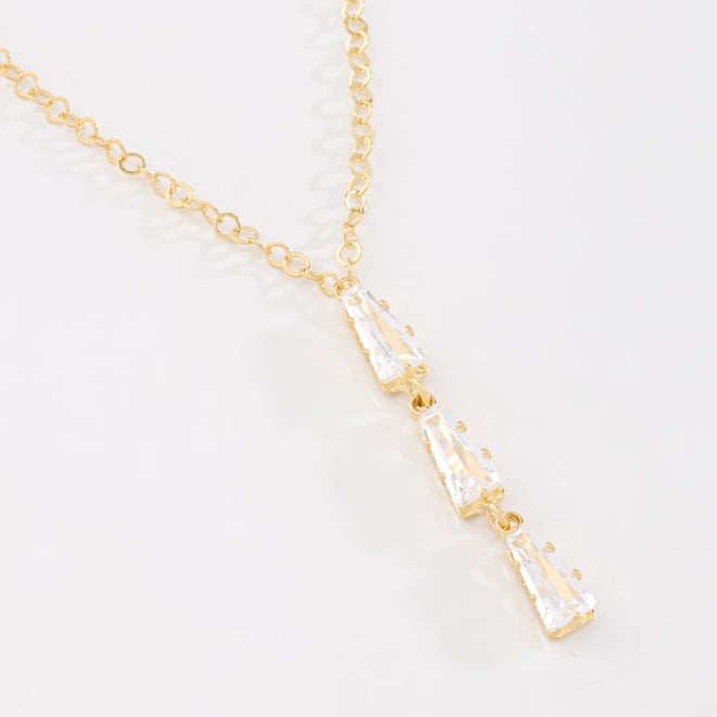 GR-02320 COLAR BANHADO A OURO 18K COM PINGENTE EM TRAPÉZIO ZIRCÔNIA BAGUETE