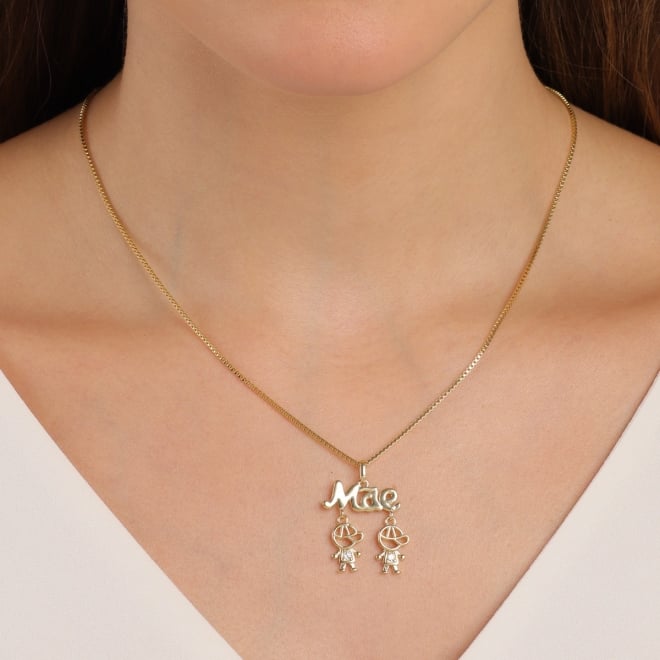 GR-02390 COLAR BANHADO A OURO 18K COM PINGENTE MÃE E DOIS MENINOS